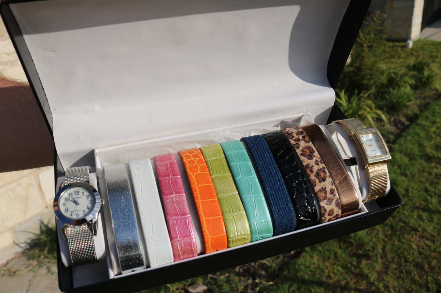 GOSSIP Customizable Watch - working