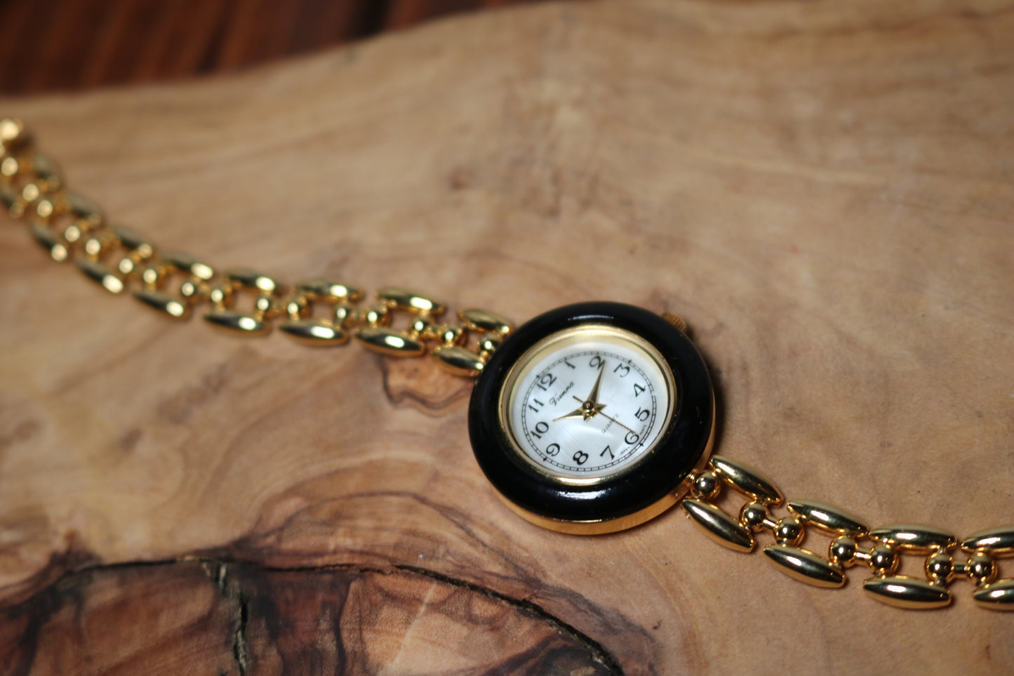 Vienna Watch- interchangeable bezels- working