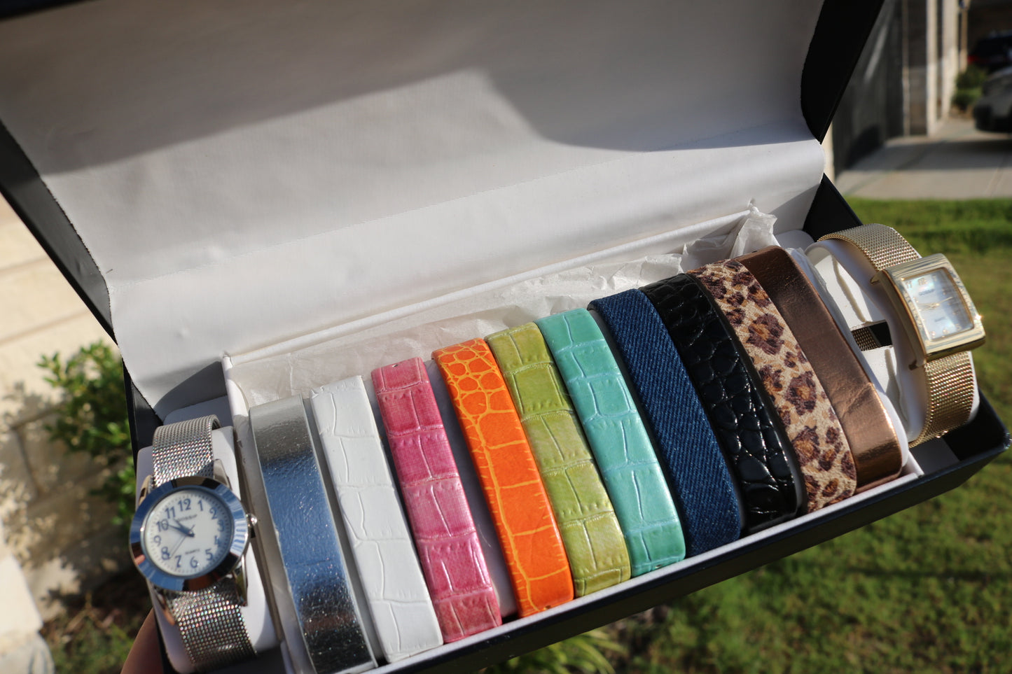GOSSIP Customizable Watch - working